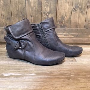 bare traps saydie boots
